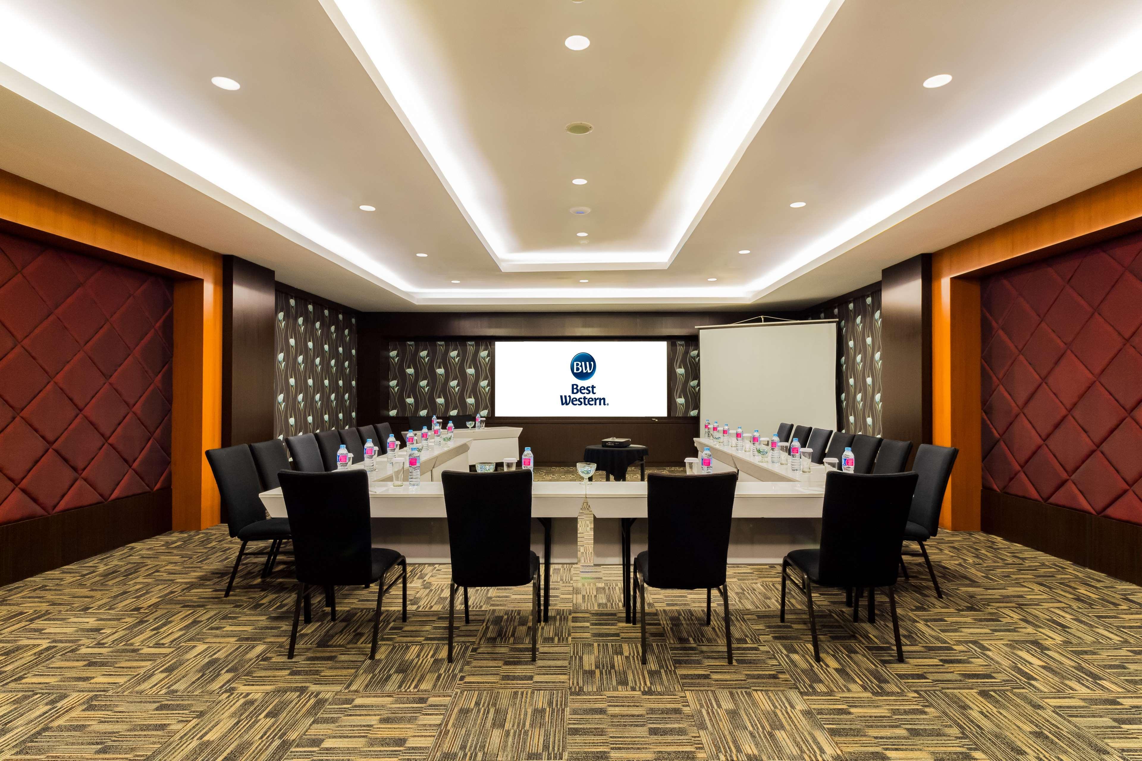 Best Western Senayan Джакарта Экстерьер фото